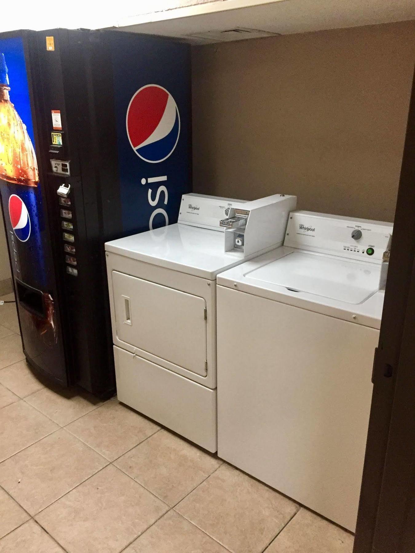 La Quinta By Wyndham Jonesboro Otel Dış mekan fotoğraf